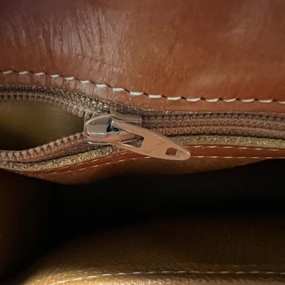 Vintage Dooney & Bourke Crossbody Bag - Picture 11 of 11